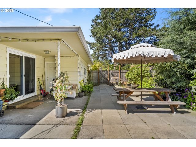 13334 Se CLAY St, Portland, OR 97233