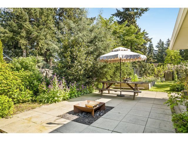 13334 Se CLAY St, Portland, OR 97233