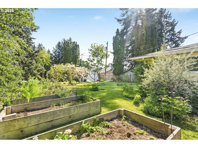 13334 Se CLAY St, Portland, OR 97233