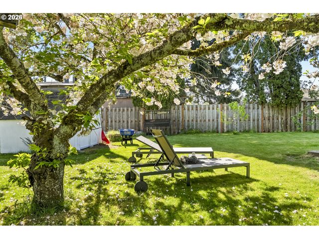 13334 Se CLAY St, Portland, OR 97233