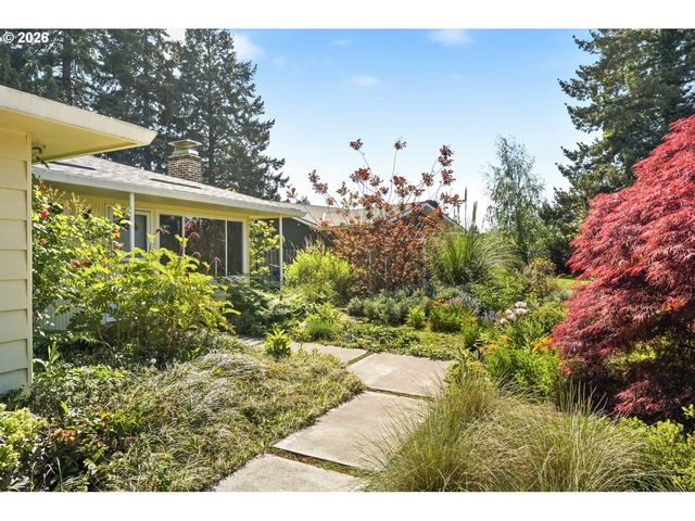13334 Se CLAY St, Portland, OR 97233