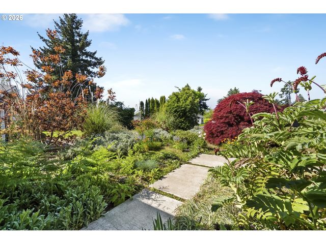 13334 Se CLAY St, Portland, OR 97233
