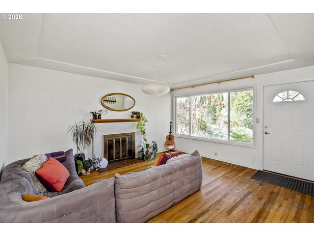 13334 Se CLAY St, Portland, OR 97233