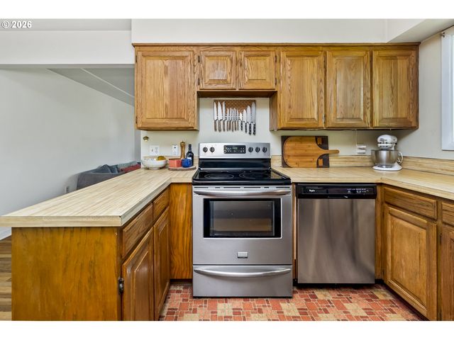 13334 Se CLAY St, Portland, OR 97233