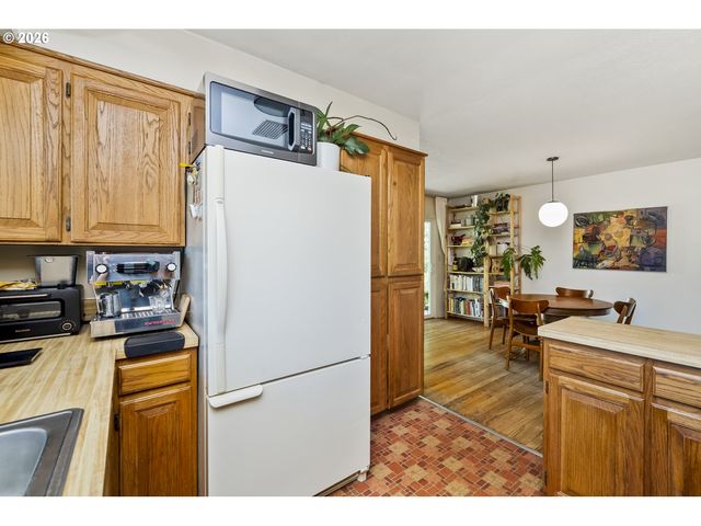 13334 Se CLAY St, Portland, OR 97233