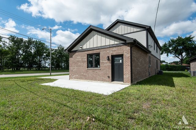 7957 W 73 Place, Bridgeview, IL 60455