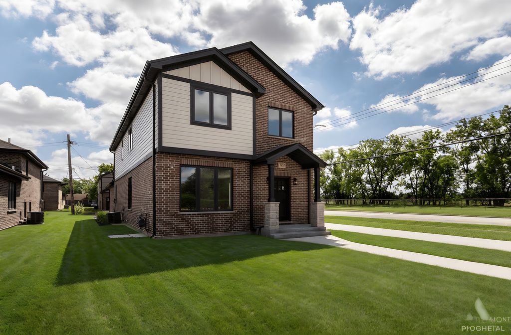 7957 W 73 Place, Bridgeview, IL 60455
