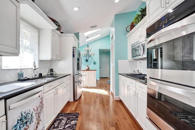 9924 NW 3rd Place, Coral Springs, FL 33071