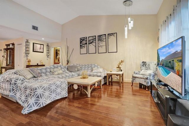 9924 NW 3rd Place, Coral Springs, FL 33071