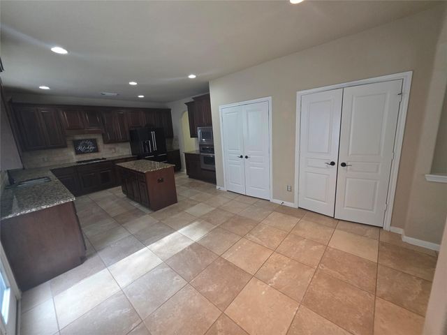 2520 Garnetfield Lane, Friendswood, TX 77546