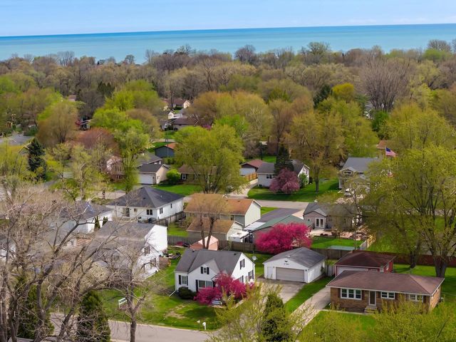 11301 11th AVENUE, Pleasant Prairie, WI 53158