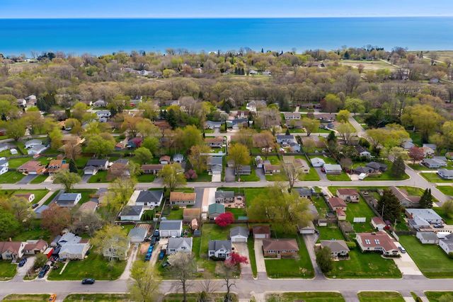 11301 11th AVENUE, Pleasant Prairie, WI 53158