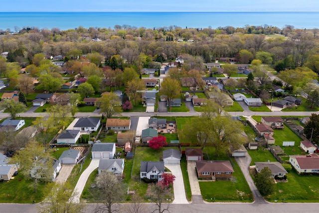 11301 11th AVENUE, Pleasant Prairie, WI 53158