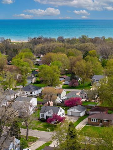 11301 11th AVENUE, Pleasant Prairie, WI 53158