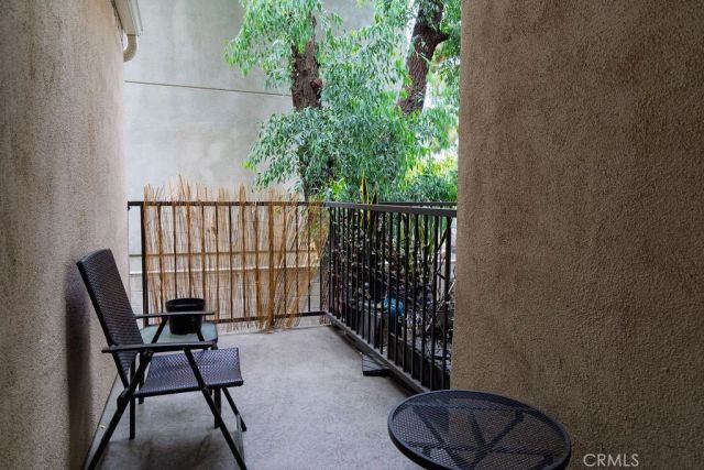 15344 Weddington Street 104, Sherman Oaks, CA 91411