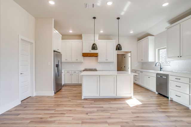 217 Kilkenny Road, Poolville, TX 76487