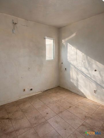 1005 Pine Drive, Killeen, TX 76543