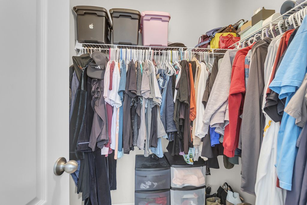 Image 24 of property listing at 146 Brittondale Road, Summerville, SC 29485