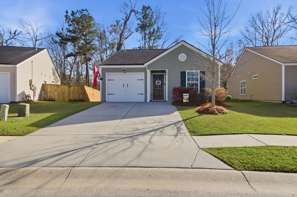 Image 32 of property listing at 146 Brittondale Road, Summerville, SC 29485