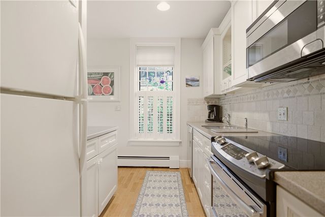 158 Narragansett Avenue I, Newport, RI 02840