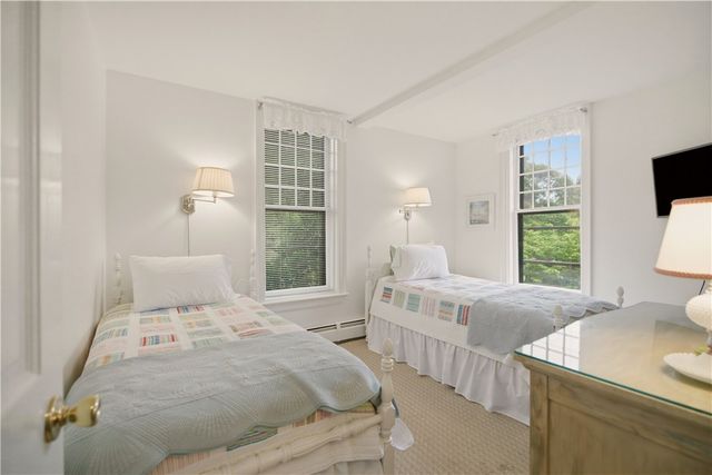 158 Narragansett Avenue I, Newport, RI 02840