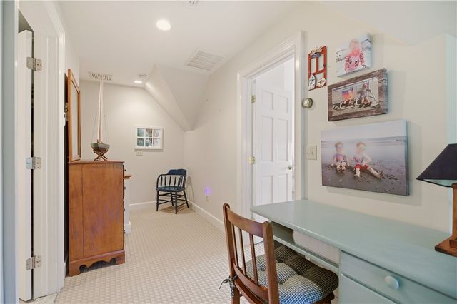 158 Narragansett Avenue I, Newport, RI 02840