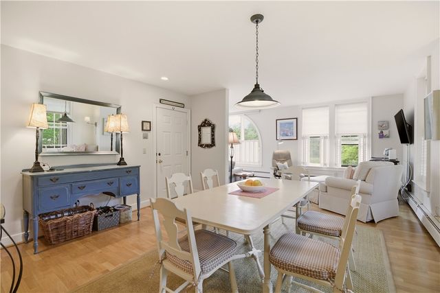 158 Narragansett Avenue I, Newport, RI 02840