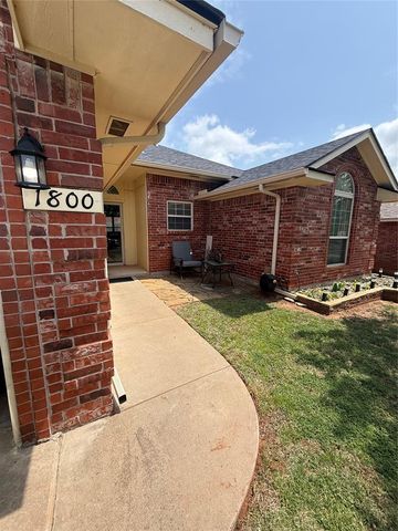 1800 Meadow Run Drive, Moore, OK 73160
