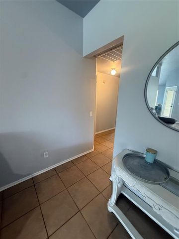 1800 Meadow Run Drive, Moore, OK 73160