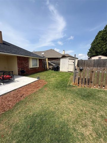 1800 Meadow Run Drive, Moore, OK 73160