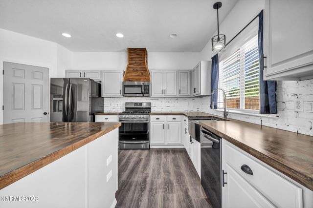21105 Mount Evans Drive, Reno, NV 89508