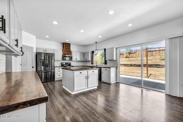 21105 Mount Evans Drive, Reno, NV 89508