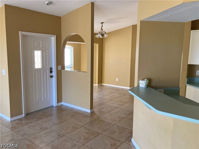 603 SE 13th TER, Cape Coral, FL 33990