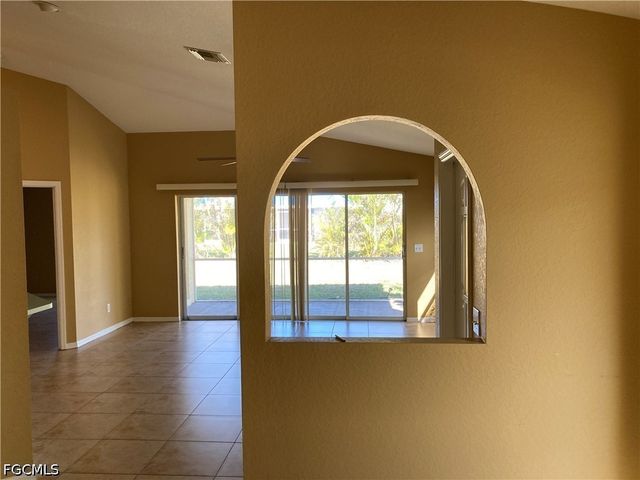 603 SE 13th TER, Cape Coral, FL 33990