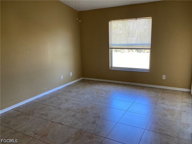 603 SE 13th TER, Cape Coral, FL 33990