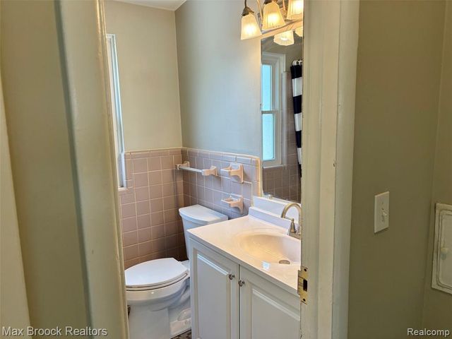 297 E 14 Mile Road, Birmingham, MI 48009