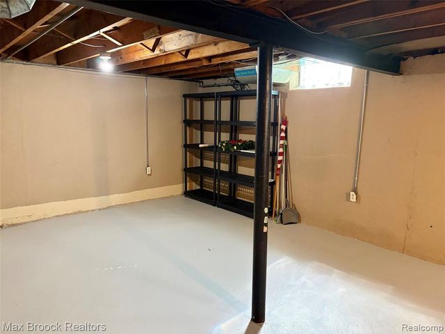 297 E 14 Mile Road, Birmingham, MI 48009