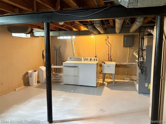 297 E 14 Mile Road, Birmingham, MI 48009