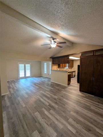 5203 Heathercrest Street, Houston, TX 77045