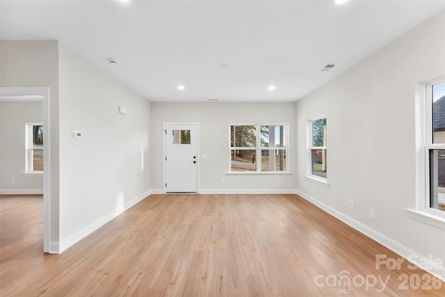 1554 7th Avenue Drive SW, Hickory, NC 28602