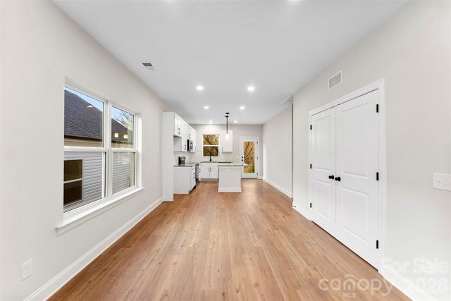 1554 7th Avenue Drive SW, Hickory, NC 28602