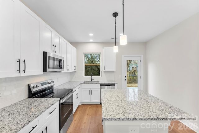 1554 7th Avenue Drive SW, Hickory, NC 28602