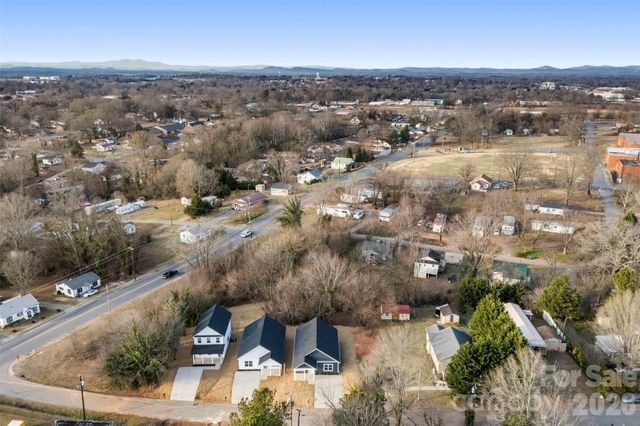 1554 7th Avenue Drive SW, Hickory, NC 28602