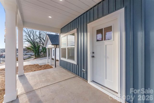 1554 7th Avenue Drive SW, Hickory, NC 28602