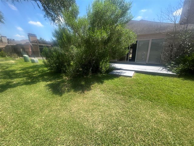 418 Fox Briar Lane, Sugar Land, TX 77478
