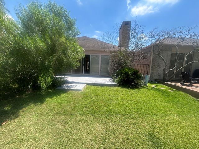 418 Fox Briar Lane, Sugar Land, TX 77478