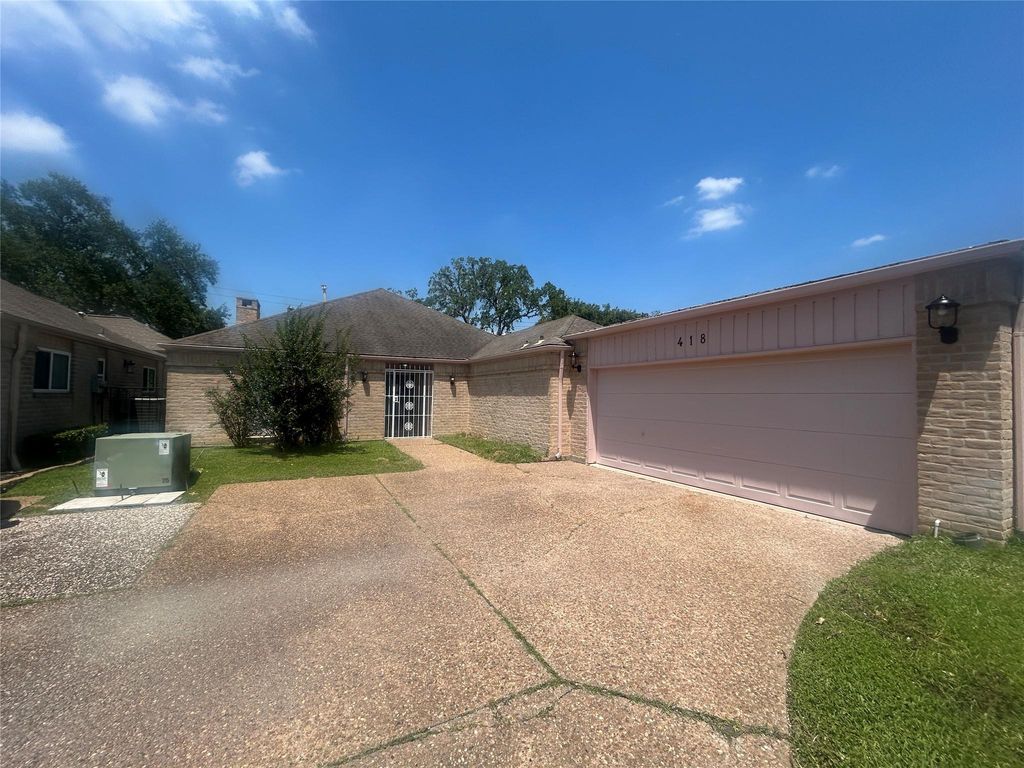 418 Fox Briar Lane, Sugar Land, TX 77478