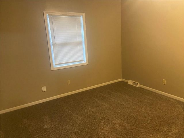 6900 Sobbie Road, Pleasant Valley, MO 64068