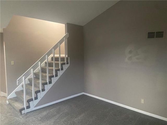 6900 Sobbie Road, Pleasant Valley, MO 64068