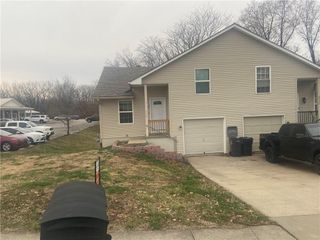 6900 Sobbie Road, Pleasant Valley, MO 64068